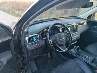 Kia Sorento - 12
