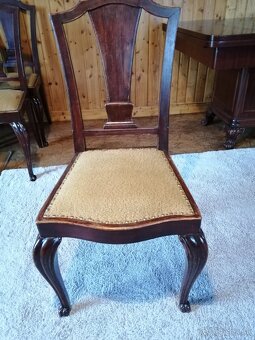 Príborník, stôl a stoličky - 12