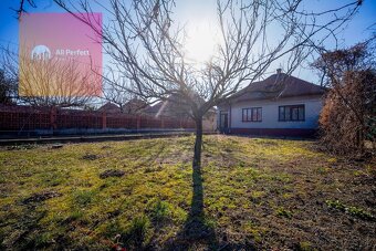 Na predaj rodinný 3,5 izbový dom pred rekonštrukciou v Šinta - 12