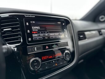 Mitsubishi Outlander 2.4 PHEV 4x4 - 12