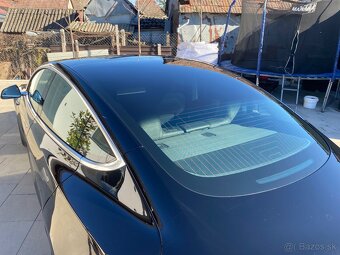 Tesla model 3 - 12