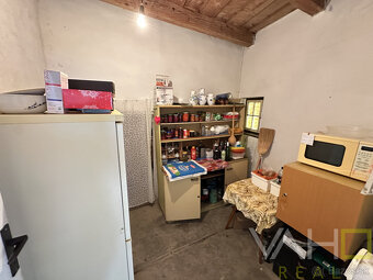 Rodinný dom s veľkým pozemkom a potenciálom – Siladice - 12