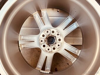 Bmw 18" f40,44 zimne pneu - 12