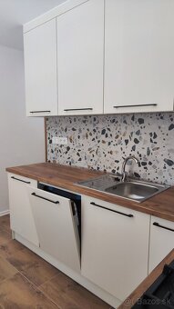 Predám 2 izbový byt - 12