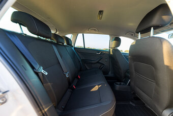 Škoda Rapid Spaceback 1.6 TDI 90k (66Kw) - 12