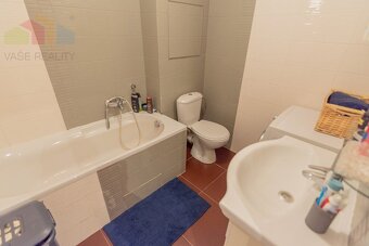 Na predaj luxusný 2-izbový byt s dvoma balkónmi, garážou a v - 12