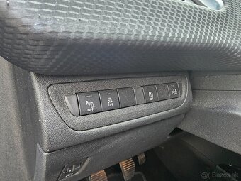 Peugeot 2008 1.2 Full výbava Allure ambilight - 12