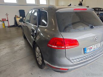 VW TOUAREG 4.2TDI V8, facelift , 2015 - 12
