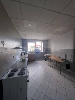 RE/MAX | Veľké zníženie ceny zabehnutej ubytovne v Galante – - 12