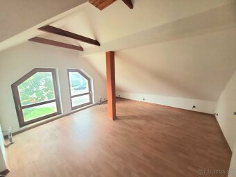 Rodinný dom pre viacčlennú rodinu - 12