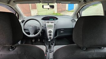 Toyota Yaris 1,0 , 51kw, 5d. hatchback, 5-st. manuál - 12