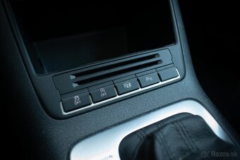 VW Tiguan 4x4 DSG 2.0TDi 103kw Webasto Xenon Led - 12