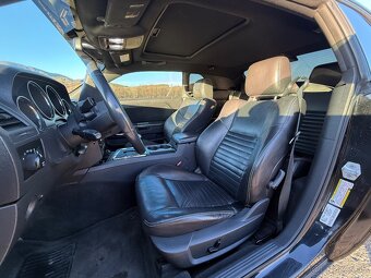 Dodge Challenger R/T 5.7 V8 HEMI - 12