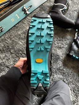 ROSSIGNOL ESCAPER 97/SCARPA F1/DYNAFIT SUPERLITE 150 - 12