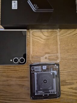 Samsung Z Flip 6 512GB - 12