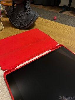 iPad 8 (2020) 32GB + stylus a obal ESR - 12