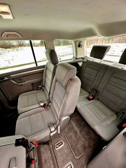 VW Touran 1T1 2.0 TDi 16V Highline - 12