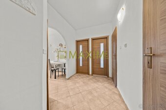 PREDAJ - 3- izbový byt na Jamníckeho ulici v krásnom prostre - 12