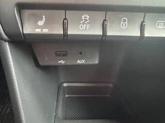 Škoda Rapid 1.2 TSI SPORT LINE AKONTACIA OD 0% - 12