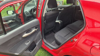 Toyota Auris 1,6 - 12