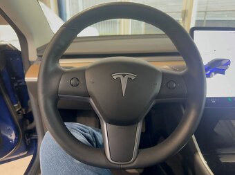 Tesla  model 3 Standard Range PLus 60 - 12