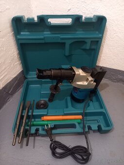 Sekacie kladivo WRC vykonné 900W - 12