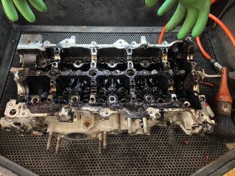 Servis a repas motorových hláv - 12