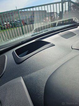 Toyota yaris cross 2025 hybrid facelift 132 koní 4x4 - 12