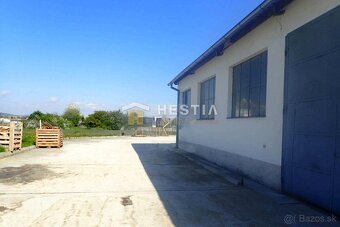 Skladový areál s pozemkom 10 000 m2 v priemyselnej zóne - 12