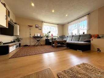 Zrekonštruovaný 4-izbový rodinný dom s garážou GALOVANY - 12