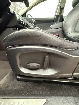 Jaguar E-Pace 2.0 I4 S - 12