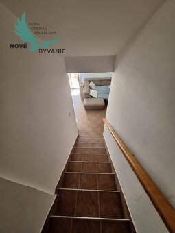 Exluzívny dvojpodlažný dom  vo vyhľadávanej lokalite na ostr - 12