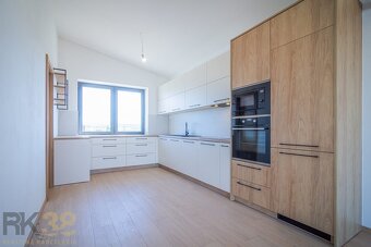 Nadčasové rodinné domy v skvelej lokalite pod Tatrami - 12