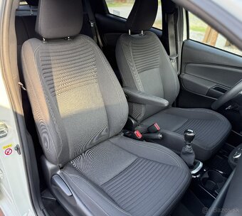 TOYOTA YARIS 1.5 vvti benzín SELECTION - 12