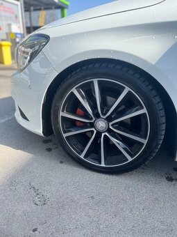 Mercedes-Benz Cla 220d - 12