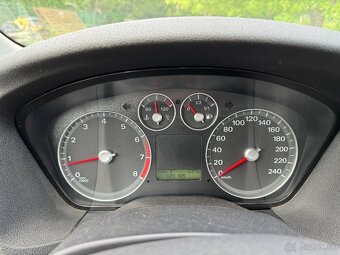 Ford Focus kombi 1,6 benzin - 12
