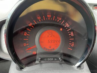 Toyota Aygo 1.0 VVT-i x-clusive - 12