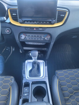 Kia XCee´d, 1,6CRDI 100KW EXCLUSIV 46000KM - 12
