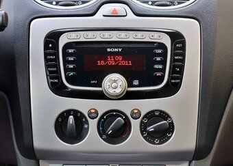 Ford Focus 1.6 16V Duratec Classic X - 12