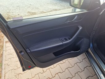 Škoda Rapid Spaceback 1.4 TDi 90k M5 Ambition (diesel) - 12