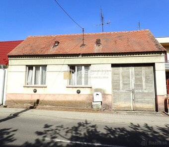 Starší rodinný dom s veľkým pozemkom 1301 m2 Štefanov - 12