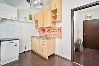SLNEČNÝ 1 IZBOVÝ BYT S LODŽIOU PO KOMPLETNEJ REKONŠTRUKCII – - 12