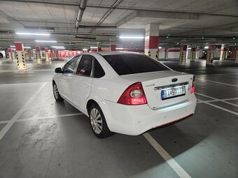 FORD FOCUS MK2 sedan 1.8 TDCI TITANIUM+ - 12
