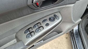 Honda Civic 1,8i - 12