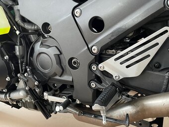 ZZR 1400 původ ČR, pouze 27tis, jako nová - 12