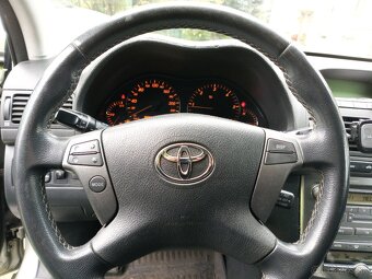 Toyota Avensis Combi - 12