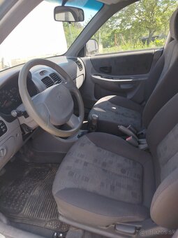 Hyundai Accent - 12