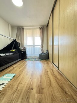 2 izbový byt s loggiou - sídlisko Tarča - 12