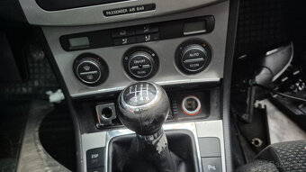 Volkswagen Passat B6 2,0TDI 103kw kód: BKP kombi - 12