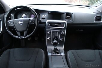 Volvo V60 2.0 D4 Kinetic - 12